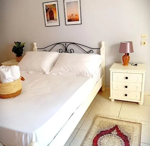 Case de vacanță Duka's Gardenhouse *